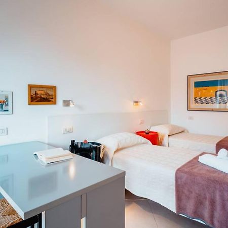 Grand Central Ventimiglia - WiFi&Parking Esterno foto
